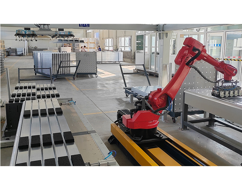 光伏鋁型材涂膠機器人生產(chǎn)線(xiàn)